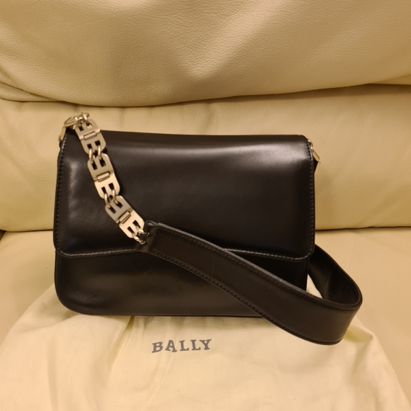 Bally lambskin purse - Picture 2 of 8